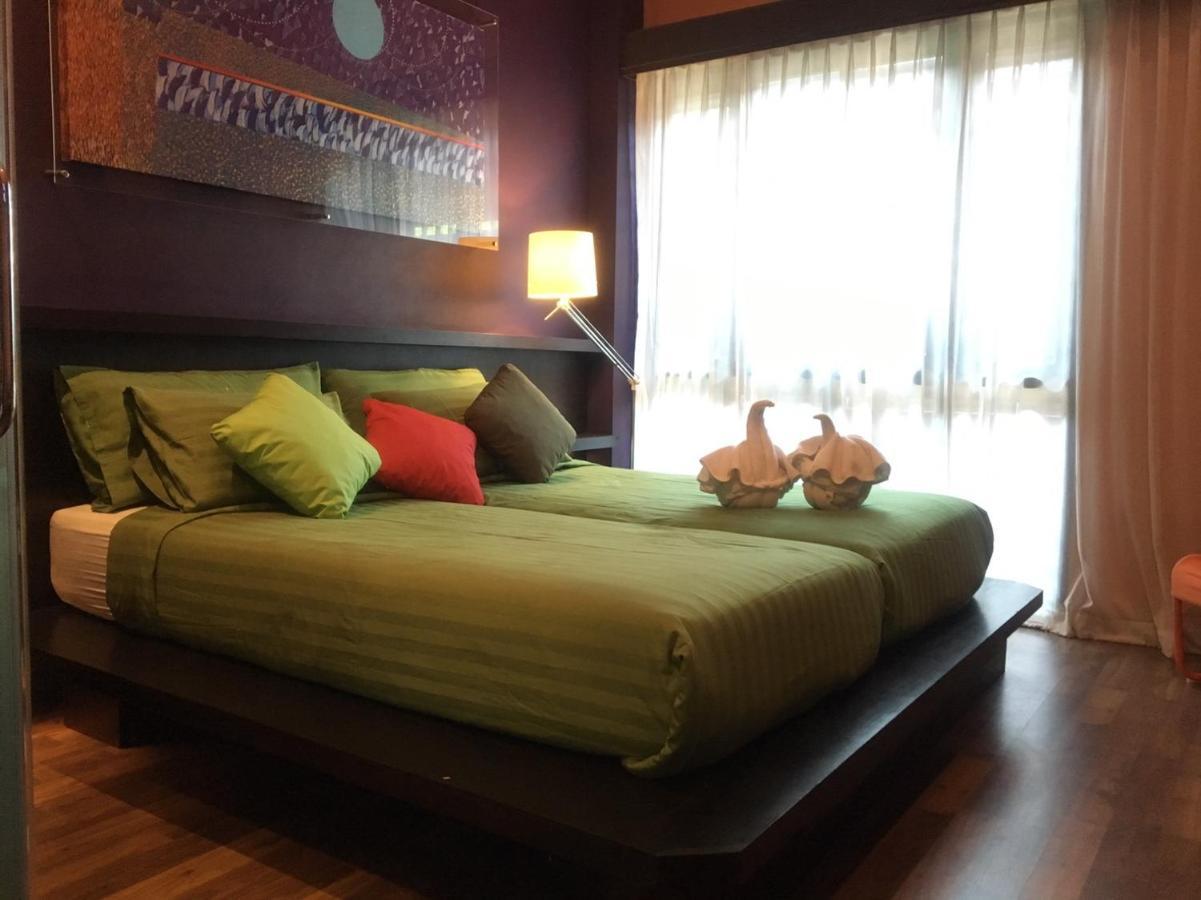 Third Rock Hostel Bangkok Dış mekan fotoğraf