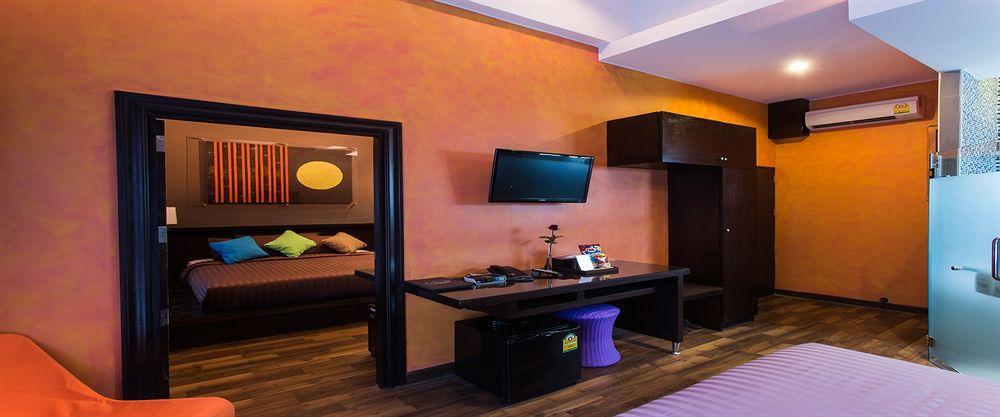 Third Rock Hostel Bangkok Dış mekan fotoğraf