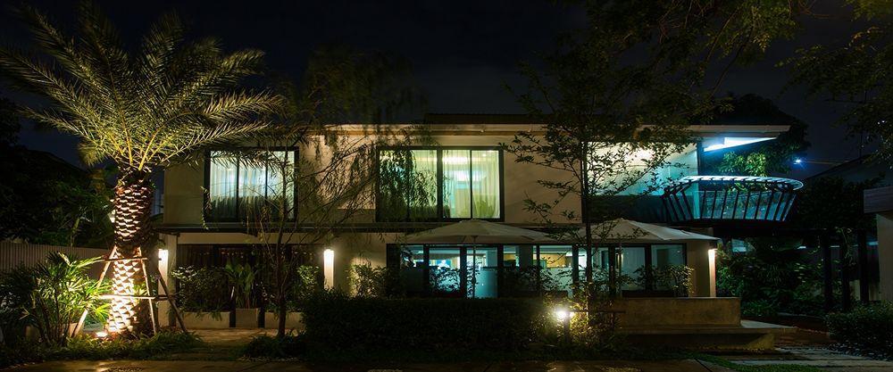 Third Rock Hostel Bangkok Dış mekan fotoğraf