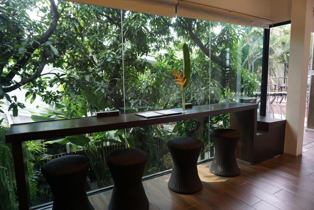 Third Rock Hostel Bangkok Dış mekan fotoğraf