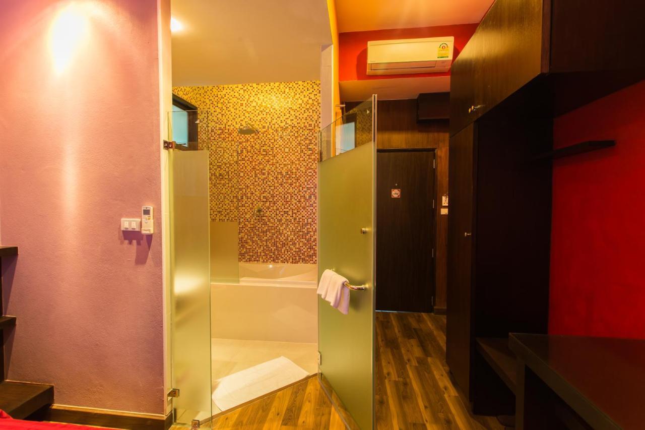 Third Rock Hostel Bangkok Dış mekan fotoğraf