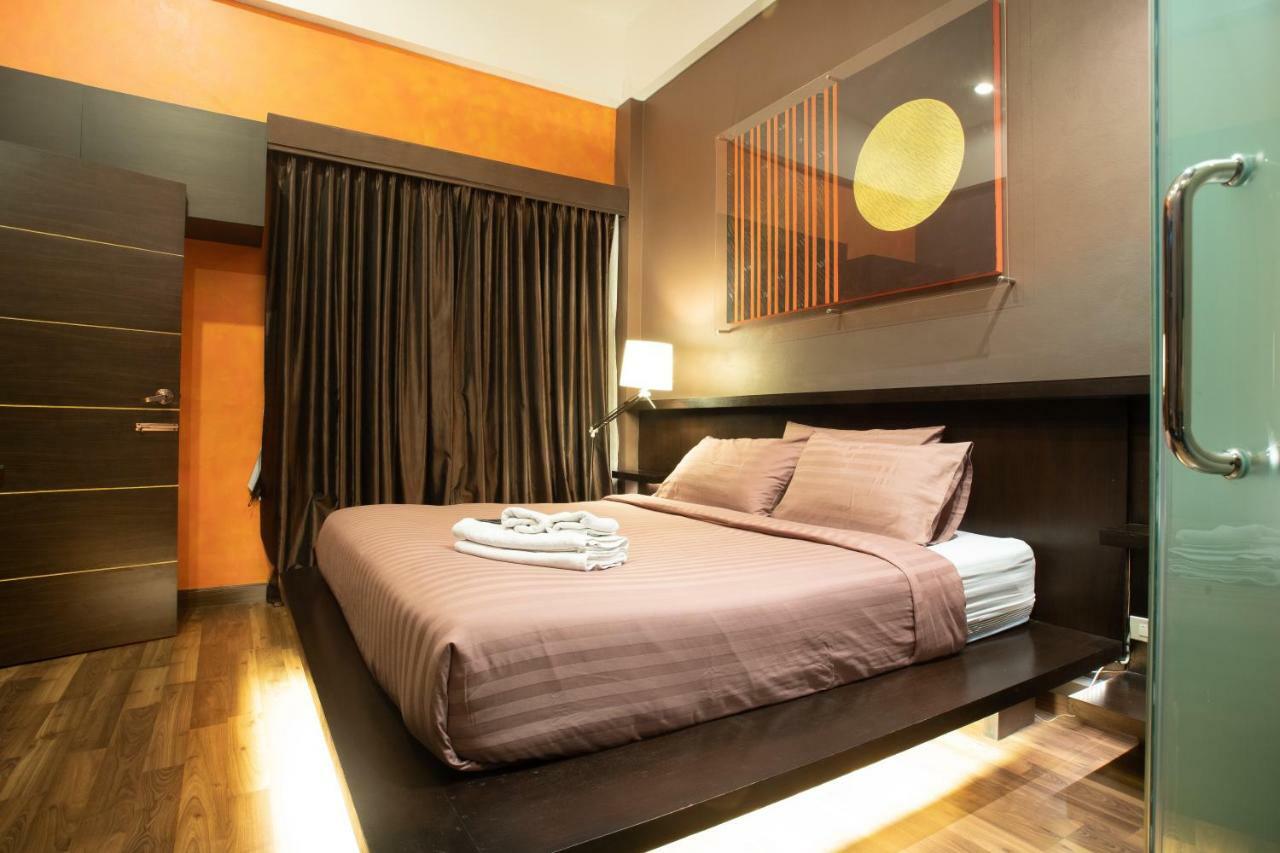 Third Rock Hostel Bangkok Dış mekan fotoğraf