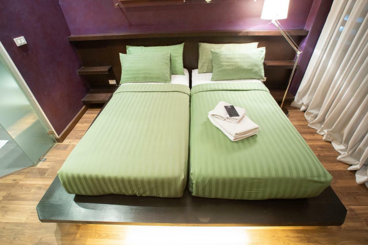 Third Rock Hostel Bangkok Dış mekan fotoğraf