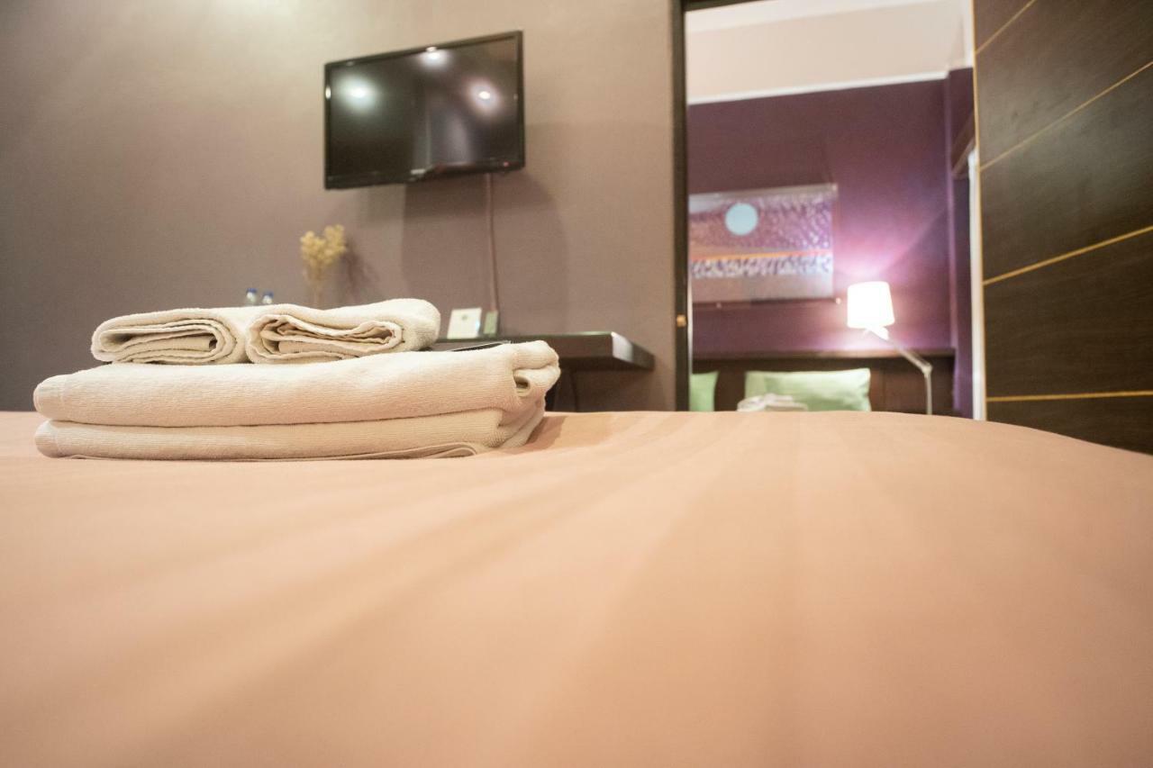 Third Rock Hostel Bangkok Dış mekan fotoğraf