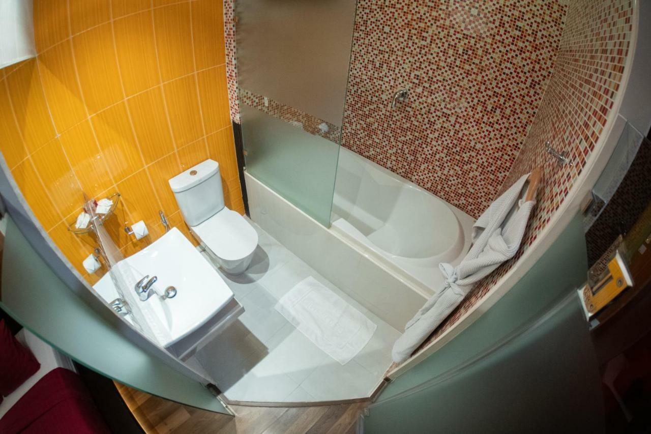 Third Rock Hostel Bangkok Dış mekan fotoğraf