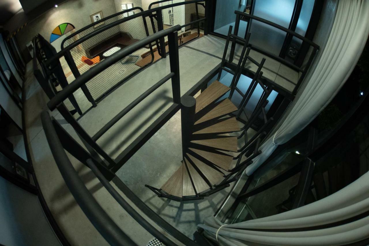Third Rock Hostel Bangkok Dış mekan fotoğraf