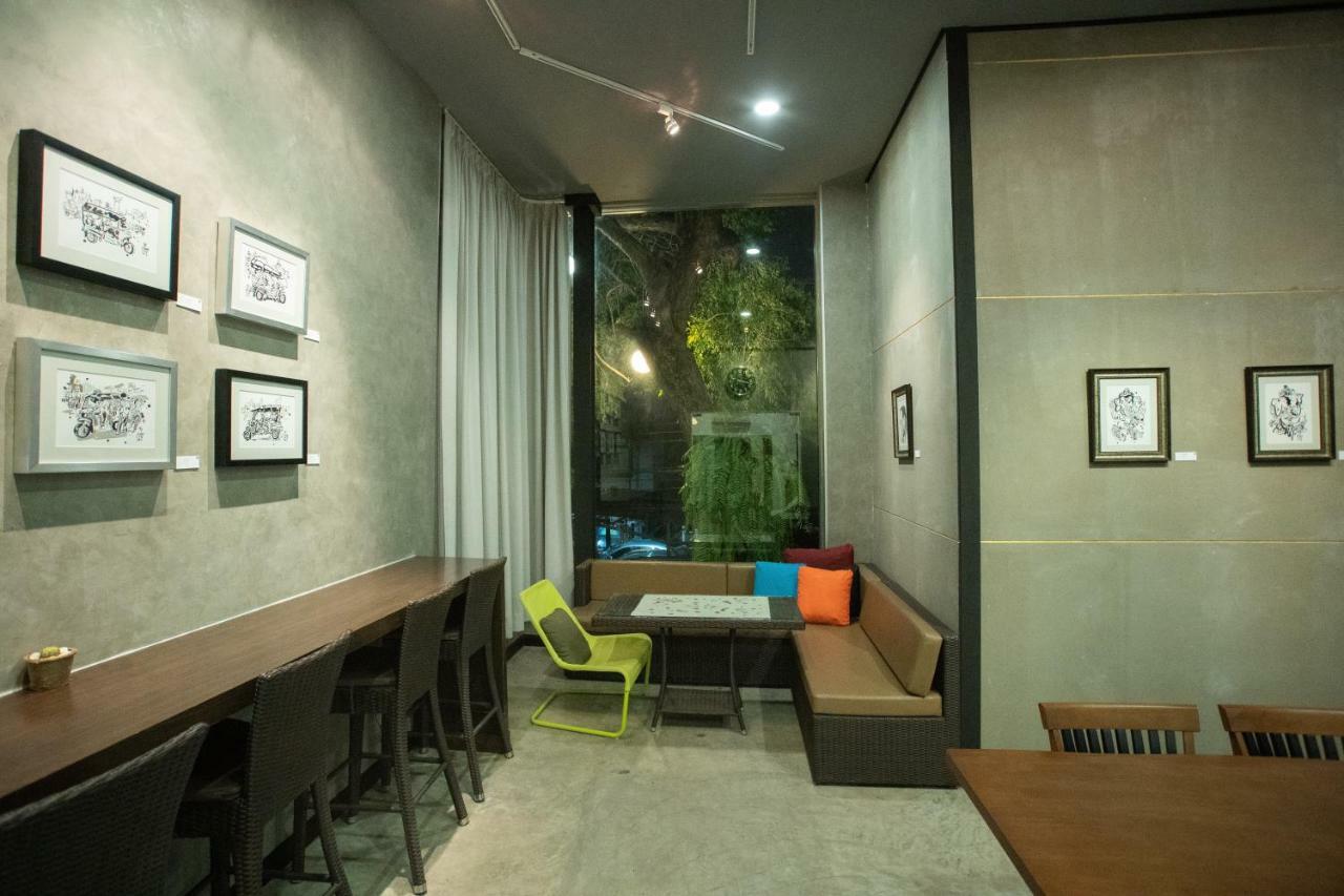 Third Rock Hostel Bangkok Dış mekan fotoğraf